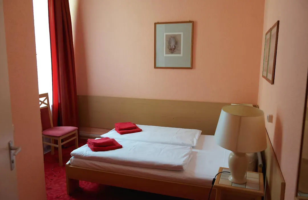 Hotel Castell Am Kurfuerstendamm-1